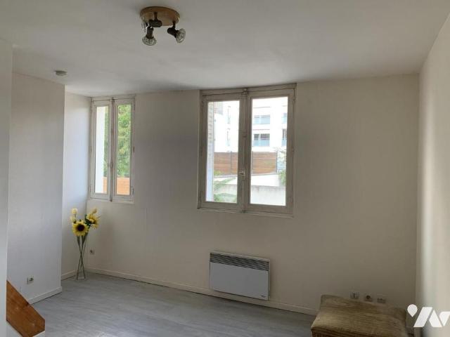 A LOUER A REIMS APPARTEMENT de TYPE 1 BIS, avec PARKING QUARTIER JEAN JAURES
