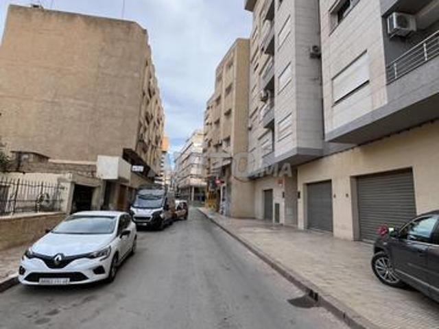À louer / À vendre – Local commercial de 88 m²