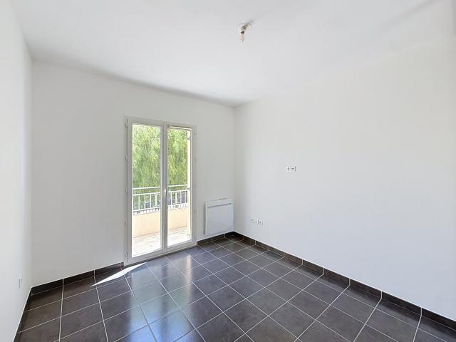 À louer Agréable 2 pièces avec grande terrasse dans une résidence sécurisée