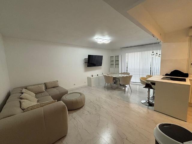 A LOUER AIX EN PROVENCE T3 MEUBLE AVEC TERRASSE PROCHE ROTONDE 62.28M²