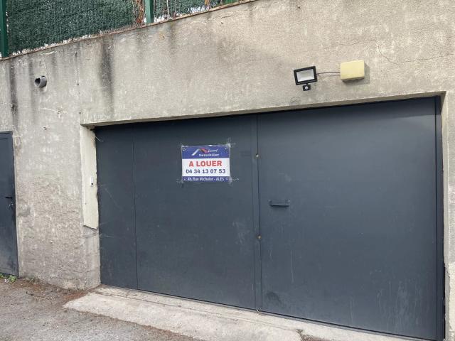 A LOUER ALES ENTREPOT