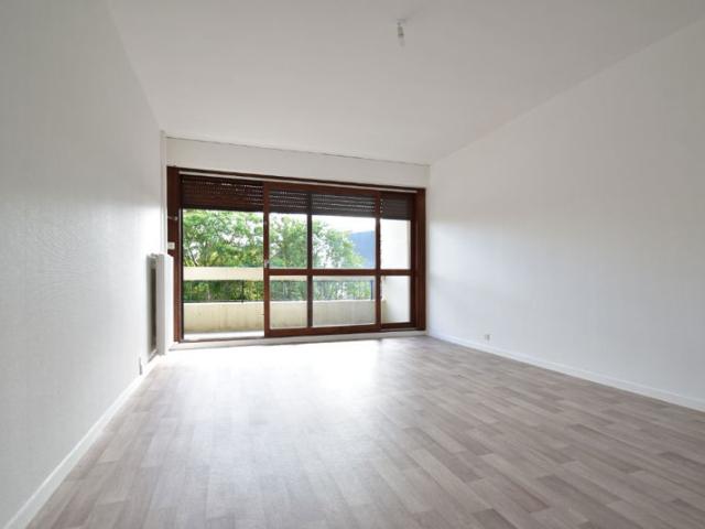 A LOUER ANGERS DOUTRE/ RUE ST NICOLAS APPARTEMENT T3