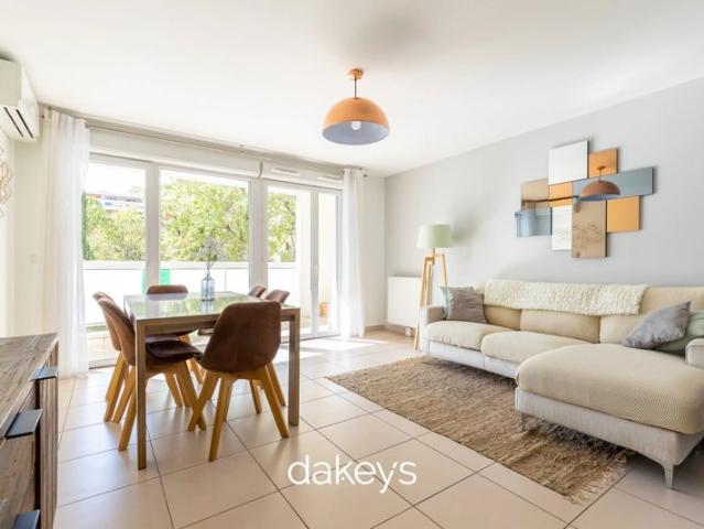 A Louer Appartement Marseille 13008 Prado/Castellane Type 3 Meublé 64m2 avec terrasse et box double