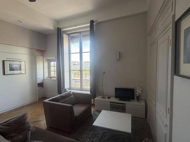 A LOUER Appartement meublé T1 de 39m² Place Bellecour Lyon 2