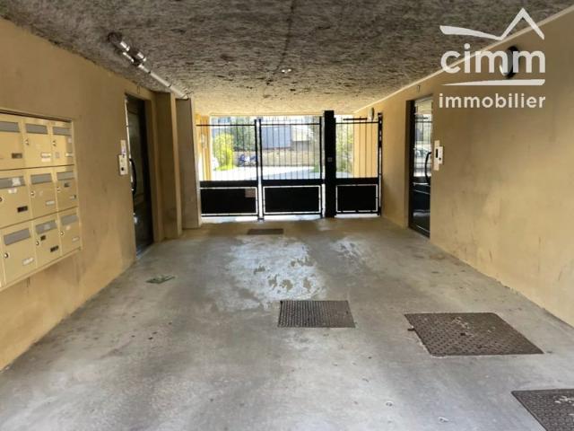 ? À LOUER APPARTEMENT MEUBLÉ T2 CENTRE VILLE DE COULOMMIERS ?