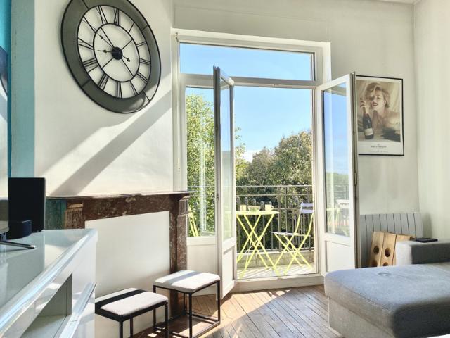À louer appartement meublé avec une chambre + balcon charme