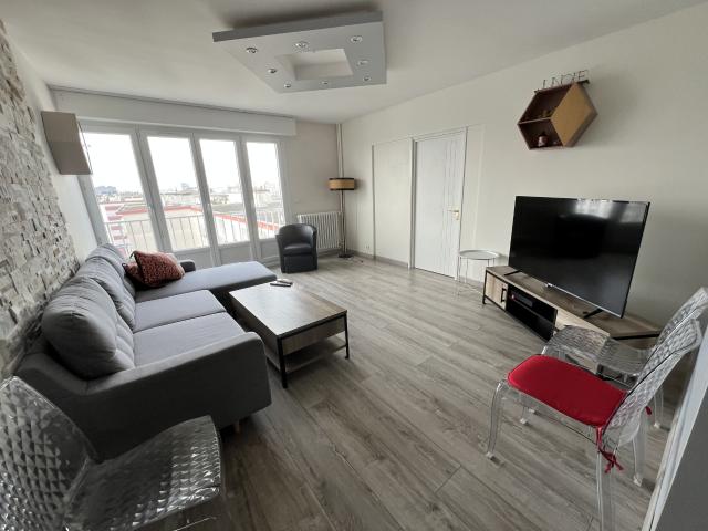 A LOUER APPARTEMENT MEUBLÉ DE 96m2 3 CHAMBRES HÔPITAL DU SCORFF