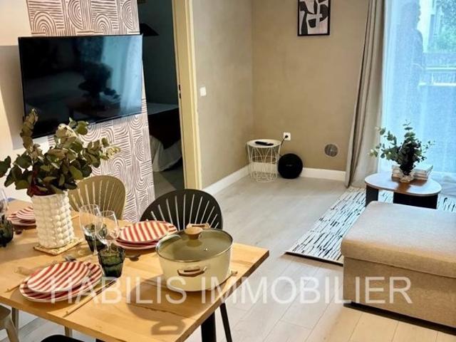 À LOUER APPARTEMENT MEUBLE F3 de 48.77 m2 SAINTE CLOTILD