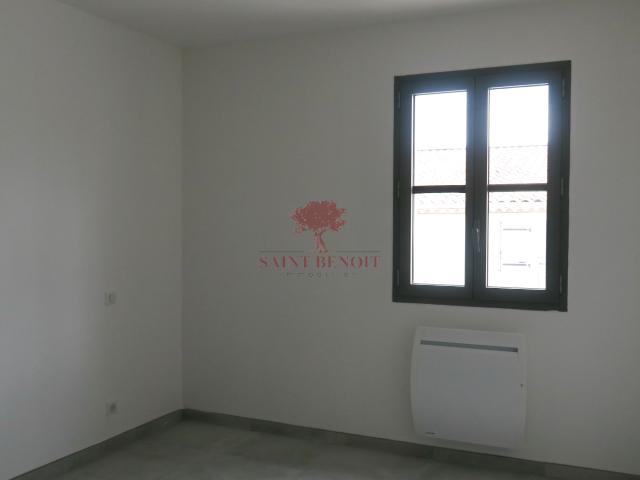 A louer appartement NEUF 3 pièces au 1er étage avec cour