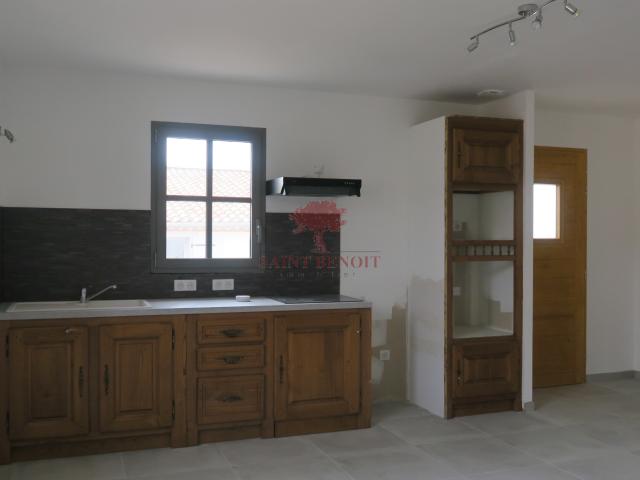 A louer appartement NEUF 3 pièces au 1er étage avec cour