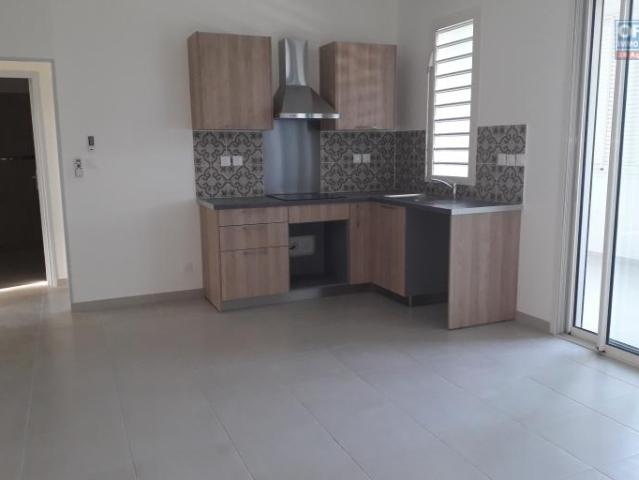 A louer appartement neuf F4 centre ville du Port