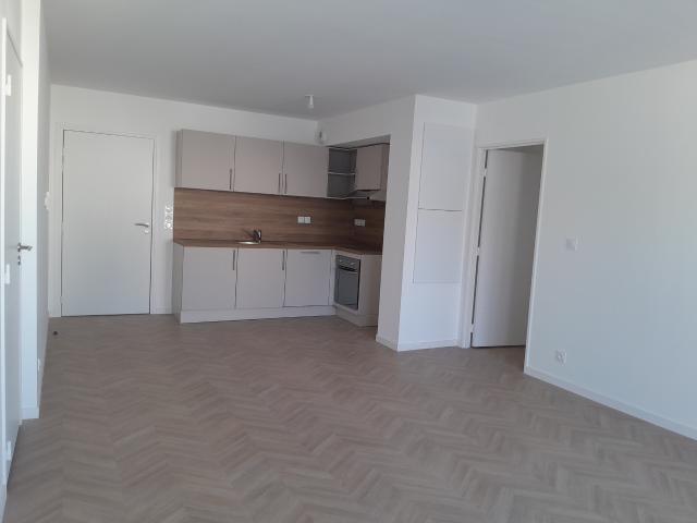 A LOUER: Appartement neuf FOUGERES