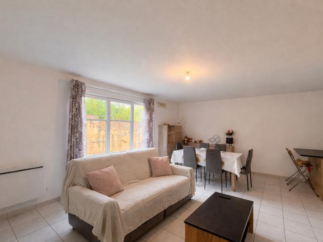 A louer appartement non meublé en rez de jardin Bourg en Bresse 3 pièce s 67.93 m2 proche Intermarché avec garage