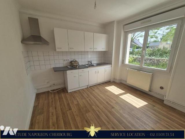 A LOUER APPARTEMENT NON MEUBLE MARTINVAST