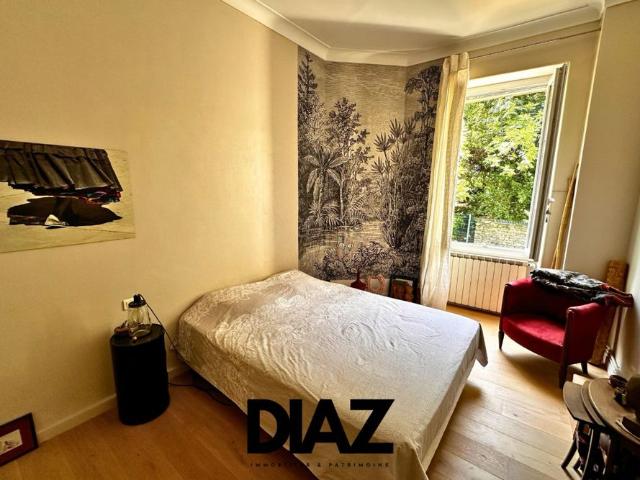 À louer Appartement bourgeois T4 de 93 m2 Quai de la Fon