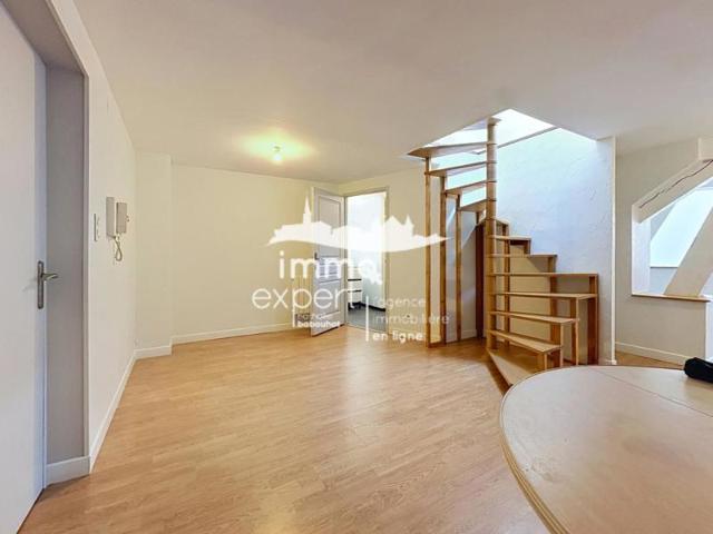 À LOUER Appartement duplex 50 m2 avec 1 chambre à Mirecour
