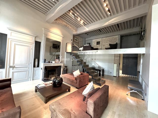 À LOUER APPARTEMENT DUPLEX D'EXCEPTION AU CHÂTEAU DU PLANTIN MEUBLE