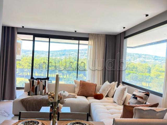 A LOUER: Appartement d’exception face aux montagnes