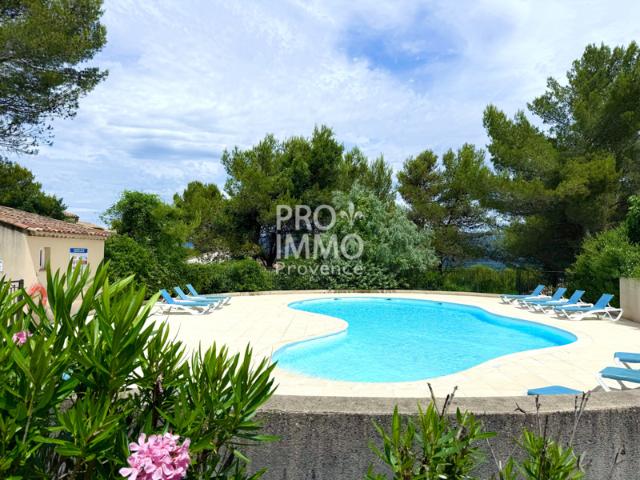 A LOUER APPARTEMENT DE TYPE 2, TERRASSE, PARKING, PISCINE