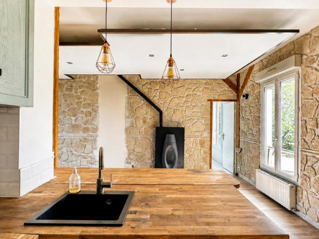 A LOUER Appartement de 3 pièces avec jardin privatif et box de 25m²