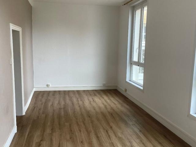A louer appartement de 3 pièces situé à Saint Sylvain