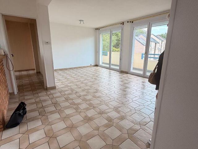 A LOUER APPARTEMENT DEUX CHAMBRES A HARLY 02100