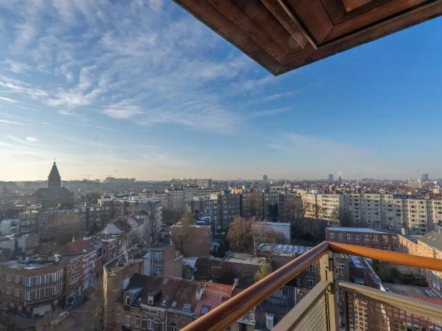 à louer Appartement Etterbeek Cours Saint Michel