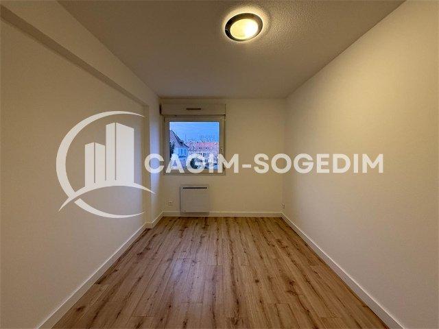 À louer Appartement F3 avec balcon fermé, parking et cave