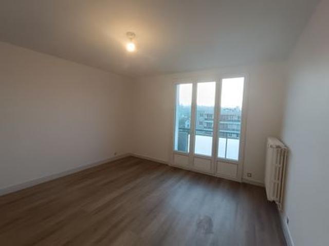 À louer / Appartement F3 / BESANCON PALENTE 27 rue de la Croix de Palente