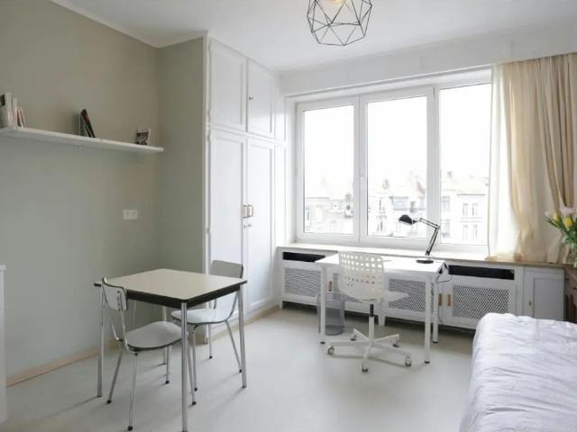 à louer Appartement Ixelles Place de la Petite Suisse