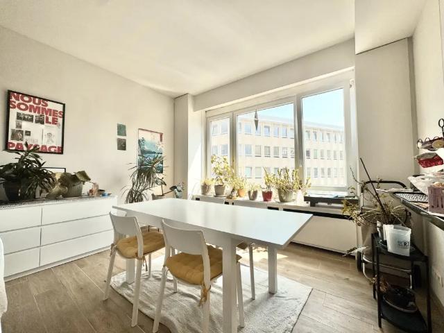 à louer Appartement Ixelles Place Eugène Flagey