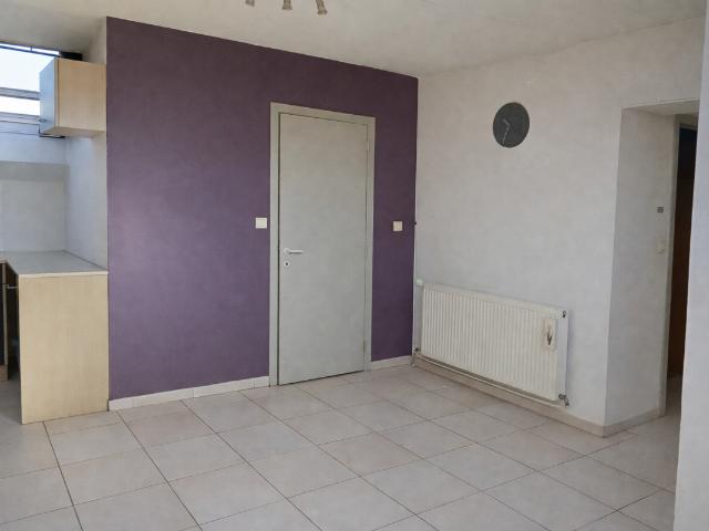 à louer Appartement Keumiée Rue du Waiange