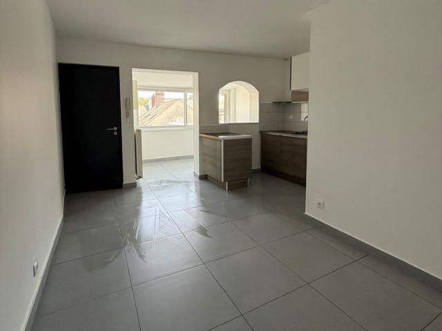 A LOUER APPARTEMENT LES PONTS DE CE