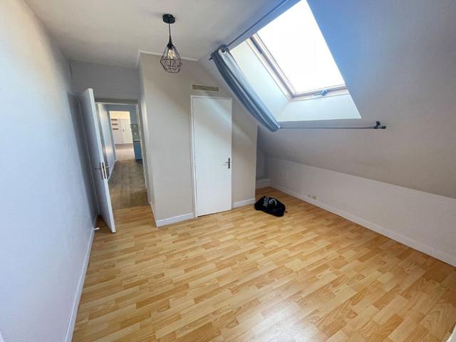 A LOUER APPARTEMENT EN CENTRE VILLE DE ST QUENTIN 02100