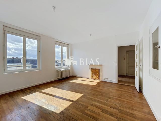 A LOUER APPARTEMENT REFAIT A NEUF