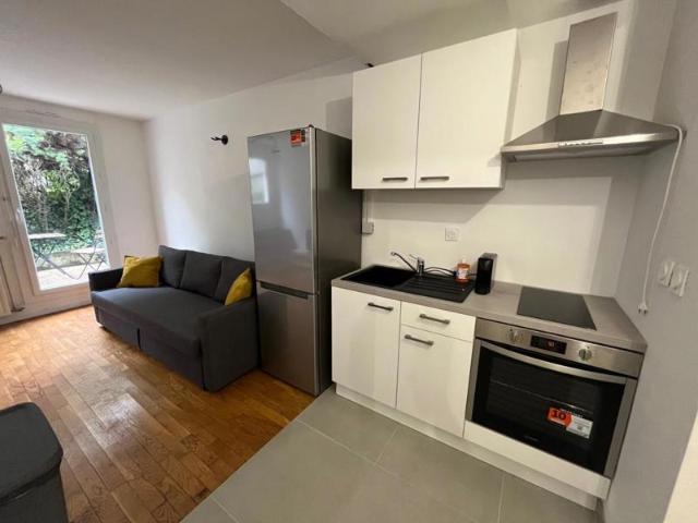 A LOUER APPARTEMENT STUDIO MEUBLE 69003 LYON