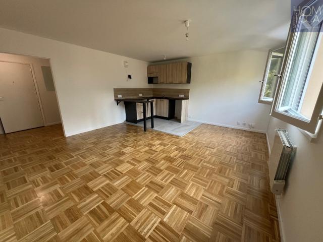A LOUER APPARTEMENT STUDIO RHONE ALPES 69004 LYON