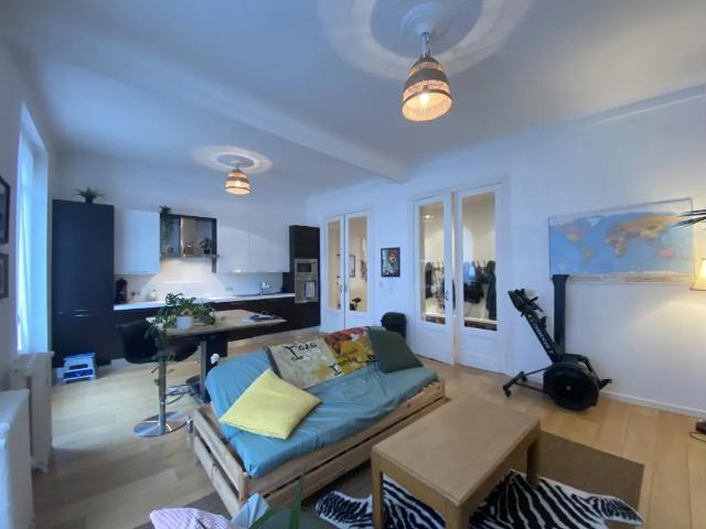 à louer Appartement Saint Gilles Place Maurice van Meenen