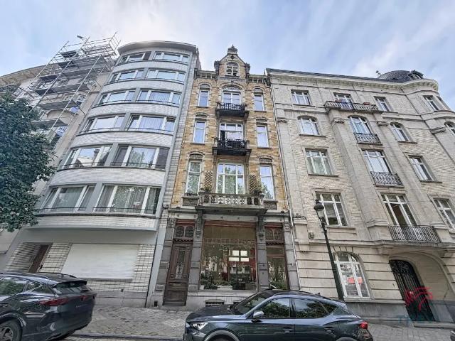 à louer Appartement Saint Gilles Place Maurice van Meenen