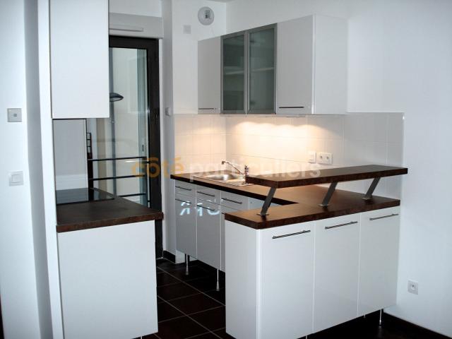 A LOUER Appartement situé en plein centre de Cholet au 1er étage ascenseur