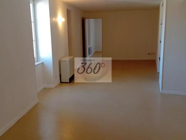 Appartement lumineux de 83.65 m² à louer à Matour