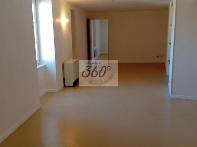 Appartement lumineux de 83.65 m² à louer à Matour