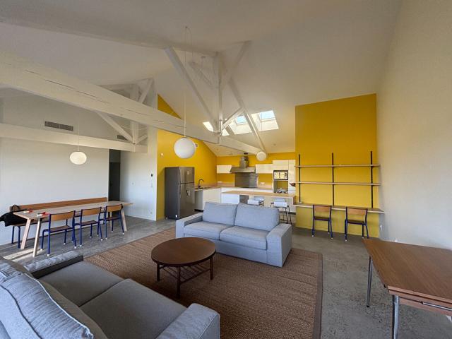A LOUER Appartement T4 style loft à 5 minutes de Dax, avec vue sur la campagne
