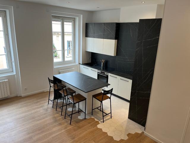 A LOUER APPARTEMENT T4 69006 LYON MASSENA