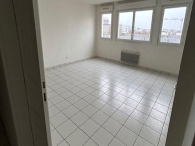 A louer appartement T5 + parking