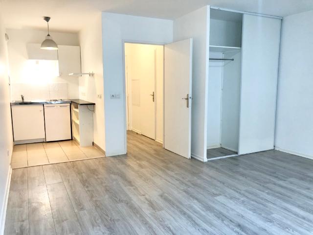 À louer: Appartement T1 à LIEUSAINT Réf. 805621