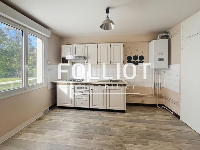 A louer: Appartement T1 Bis à Fougères Réf.2535CV