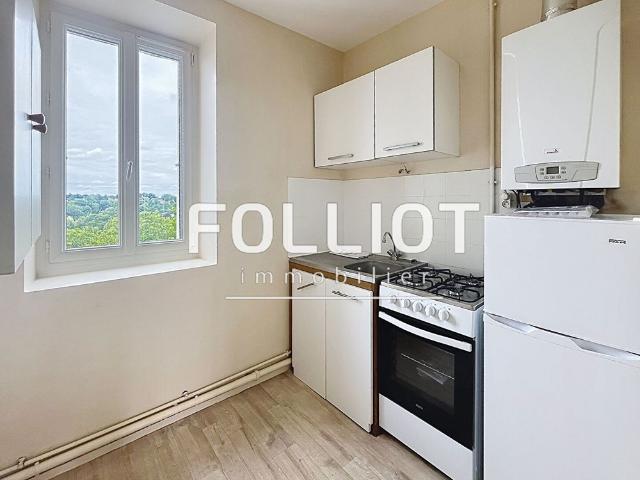 A louer: Appartement T1 Duplex � Foug�res R�f.2340CV