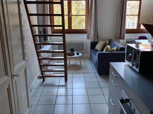 A LOUER Appartement T1 de 25m² avec mezzanine Avenue de Saxe LYON 6