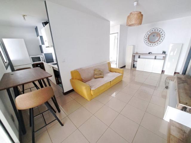 A louer appartement t2 meublé à 827eur sainte clotilde